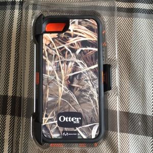 Camo print {Otterbox} Defender Case